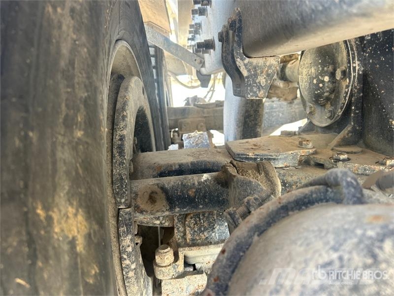 Mack GU713 8x4 Mixer Truck Avtomešalci za beton