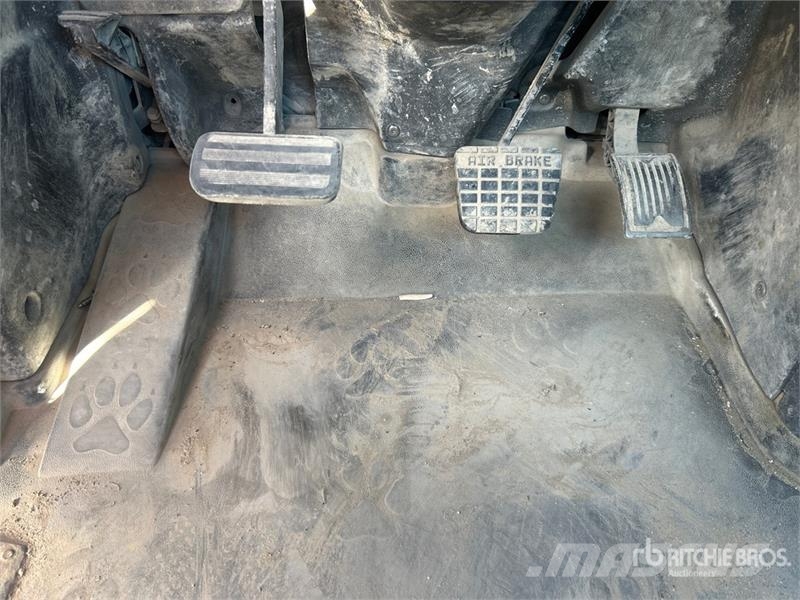 Mack GU713 8x4 Mixer Truck Avtomešalci za beton