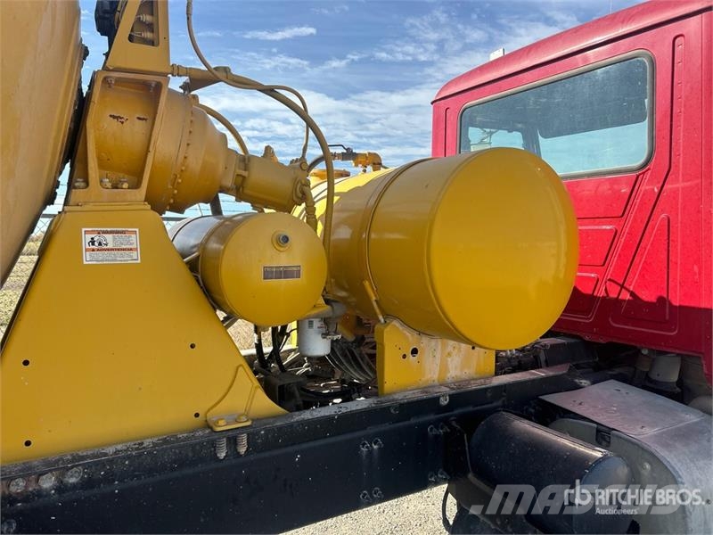 Mack GU713 8x4 Mixer Truck Avtomešalci za beton