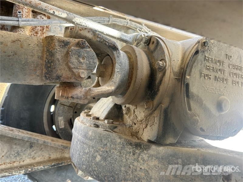 Mack GU713 8x4 Mixer Truck Avtomešalci za beton