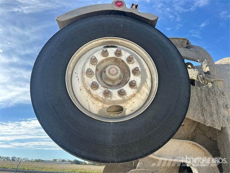 Mack GU713 8x4 Mixer Truck Avtomešalci za beton