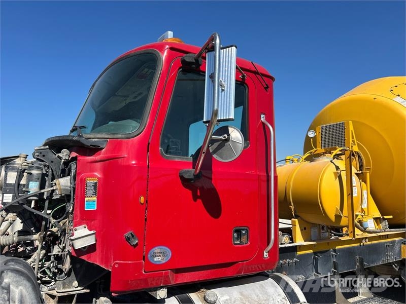 Mack GU713 8x4 Mixer Truck Betongbiler