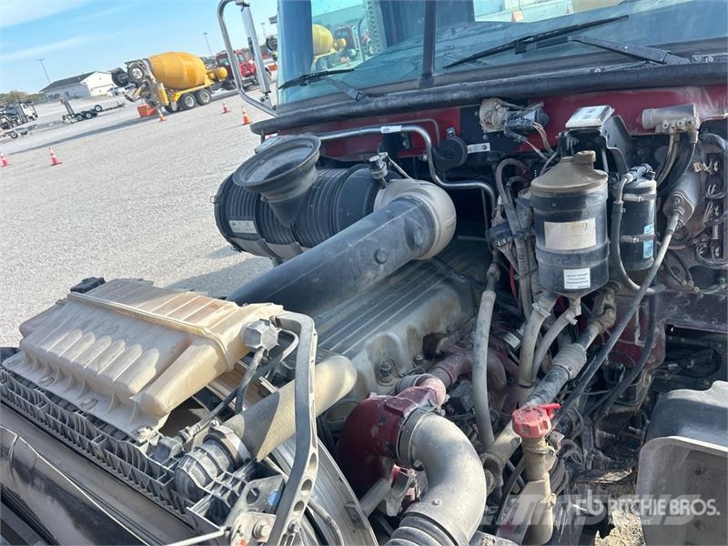 Mack GU713 8x4 Mixer Truck Avtomešalci za beton