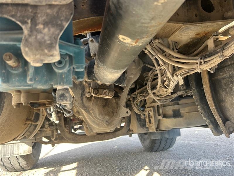 Mack GU713 8x4 Mixer Truck Avtomešalci za beton