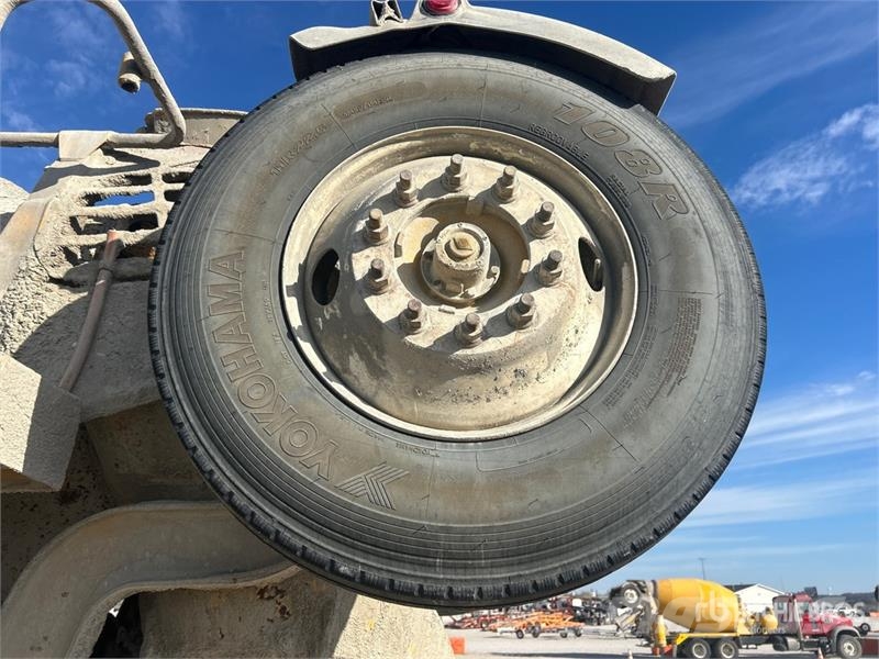Mack GU713 8x4 Mixer Truck Avtomešalci za beton