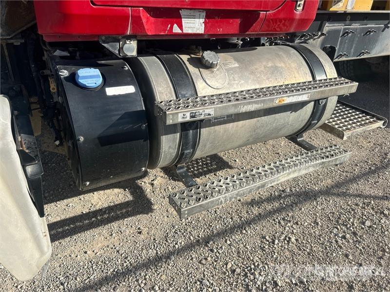 Mack GU713 8x4 Mixer Truck Avtomešalci za beton