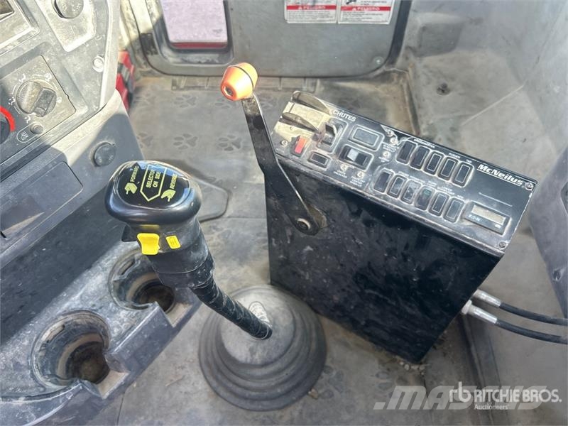 Mack GU713 8x4 Mixer Truck Avtomešalci za beton