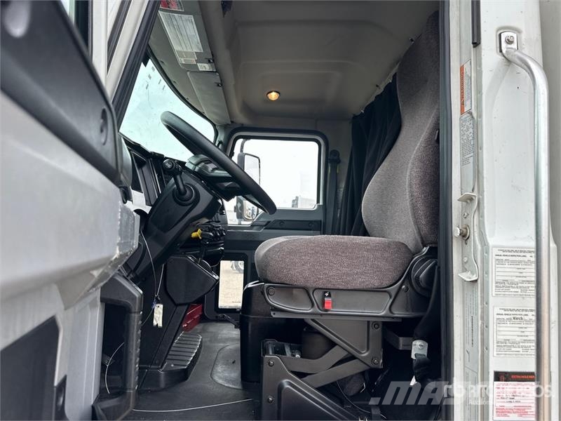 Mack MD 4x2 Van Truck Kofferaufbau
