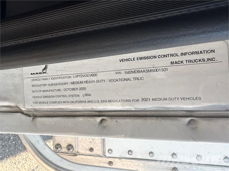 Mack MD 4x2 Van Truck Tovornjaki zabojniki