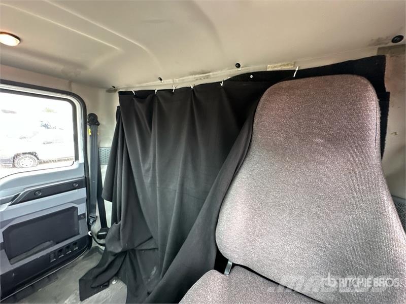 Mack MD 4x2 Van Truck Kofferaufbau