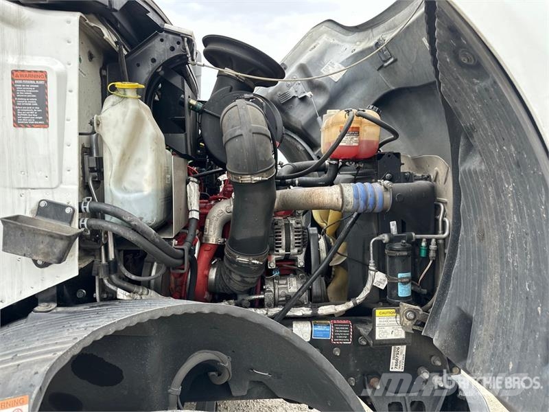 Mack MD 4x2 Van Truck Kofferaufbau