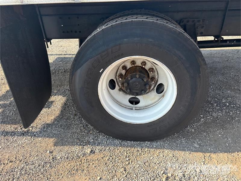 Mack MD 4x2 Van Truck Tovornjaki zabojniki