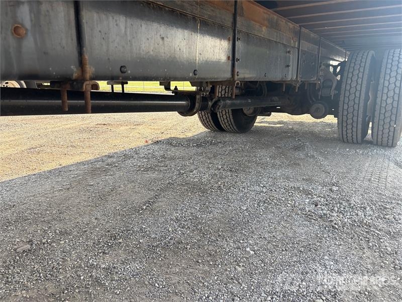 Mack MD 4x2 Van Truck Tovornjaki zabojniki