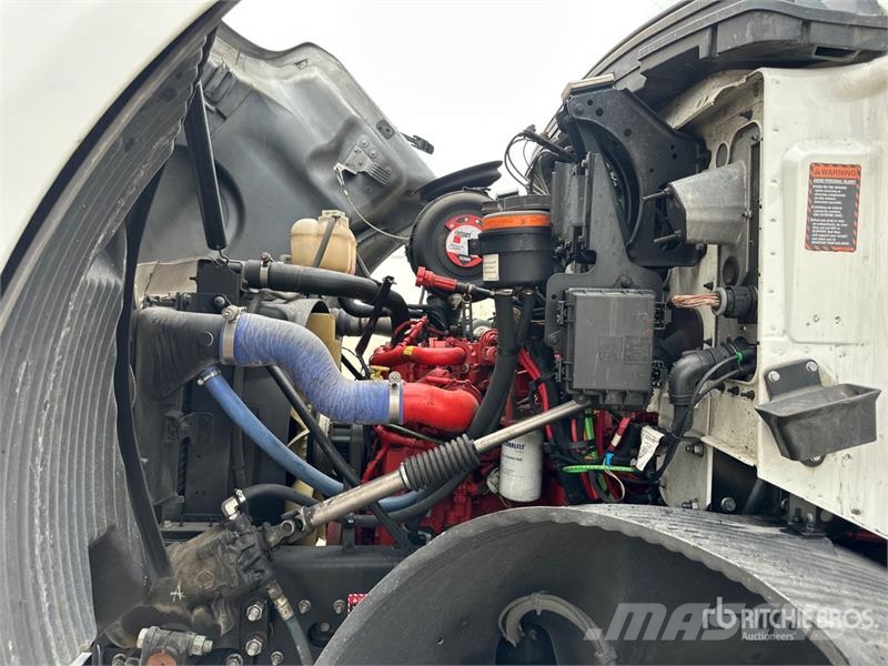 Mack MD 4x2 Van Truck Kofferaufbau