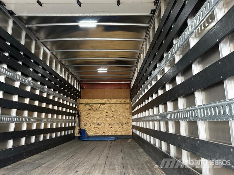 Mack MD 4x2 Van Truck Kofferaufbau