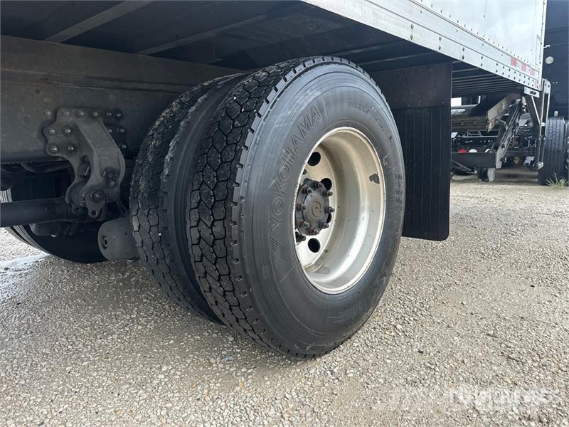 Mack MD 4x2 Van Truck Kofferaufbau