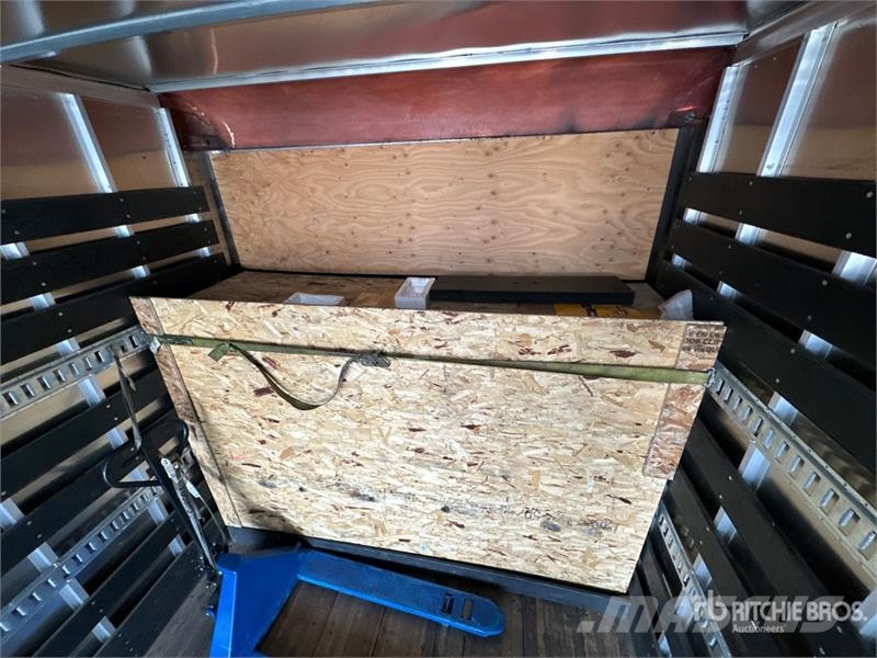 Mack MD 4x2 Van Truck Kofferaufbau