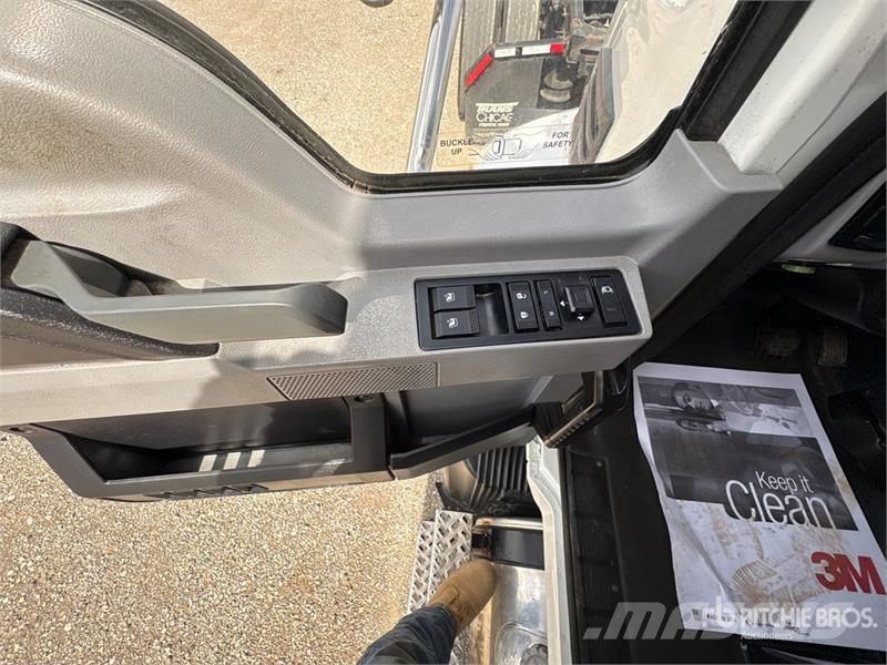 Mack MD 4x2 Van Truck Van Body Trucks