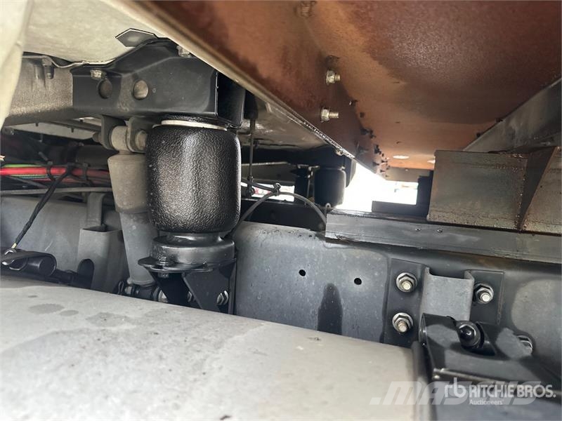 Mack MD 4x2 Van Truck Kofferaufbau