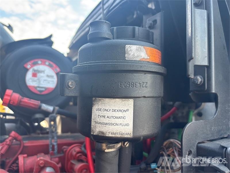 Mack MD 4x2 Van Truck Tovornjaki zabojniki