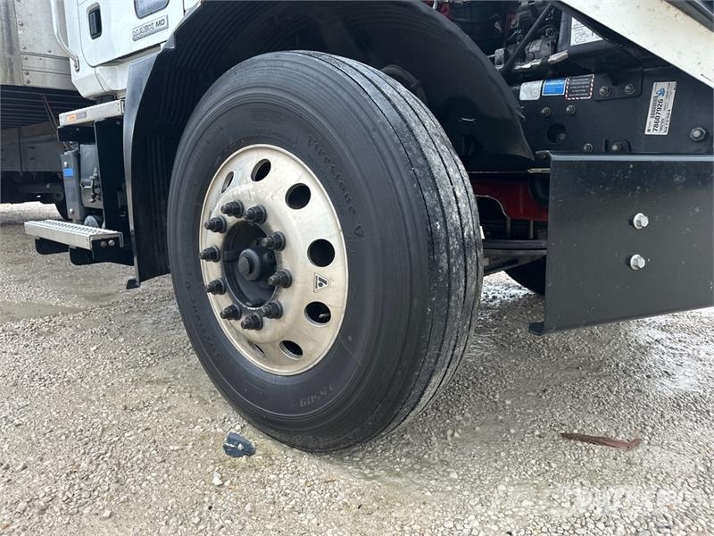 Mack MD 4x2 Van Truck Kofferaufbau