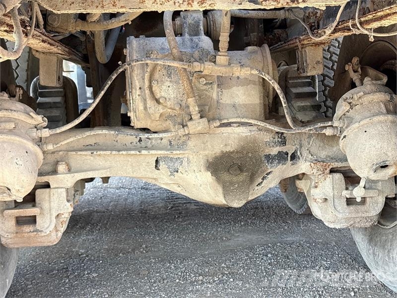 Mack RD600GK Camion malaxeur