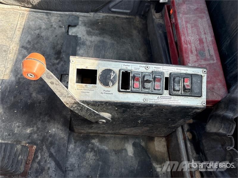 Mack RD600GK Camion malaxeur