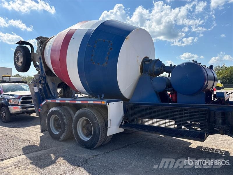 Mack RD600GK Camion malaxeur