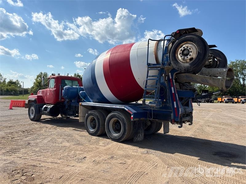 Mack RD600GK Camion malaxeur