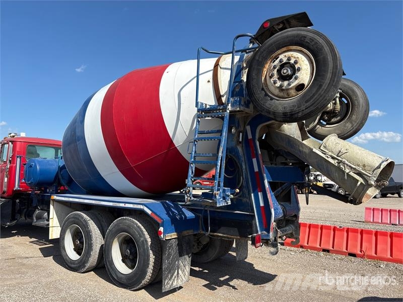 Mack RD600GK Camion malaxeur