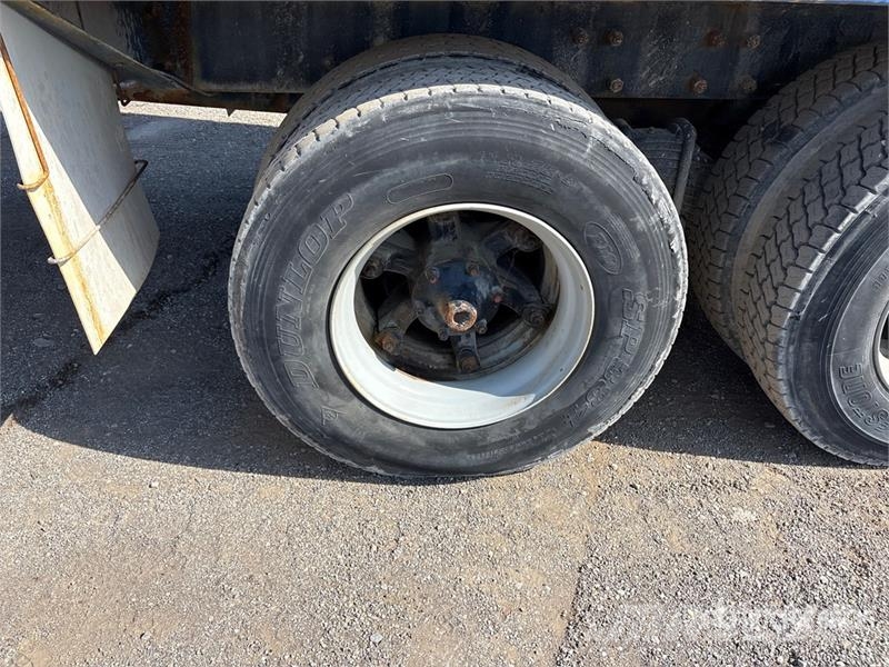 Mack RD600GK Camion malaxeur