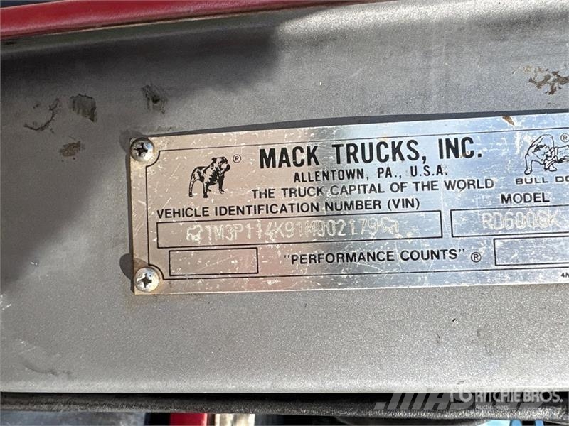 Mack RD600GK Camion malaxeur