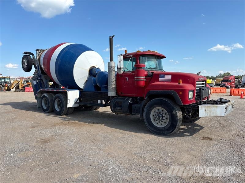 Mack RD600GK Camion malaxeur