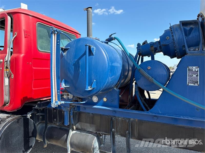Mack RD600GK Camion malaxeur