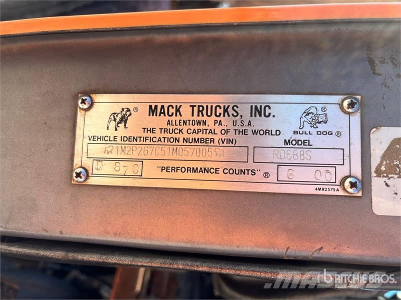 Mack RD688S Kiper tovornjaki