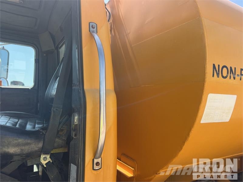 Mack RD688S Tovornjaki za vodo