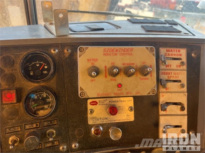 Mack RD688S Tovornjaki za vodo