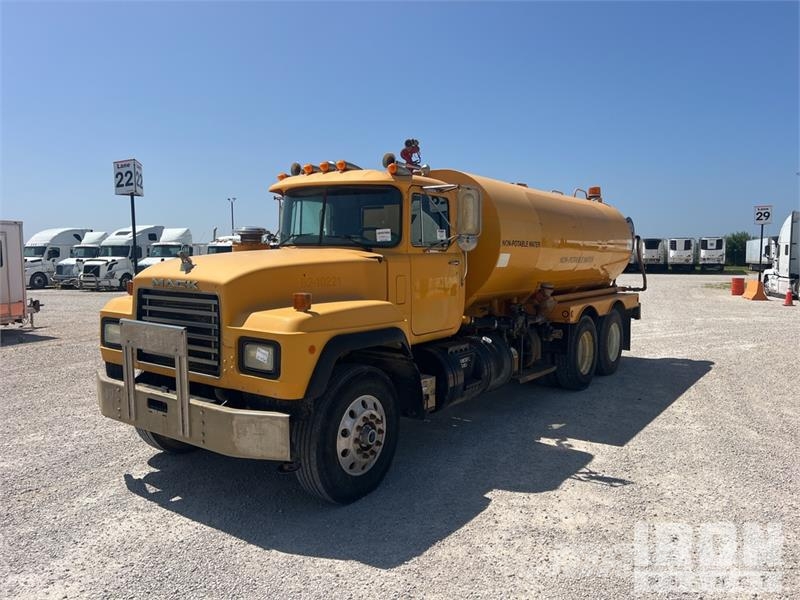 Mack RD688S Tovornjaki za vodo