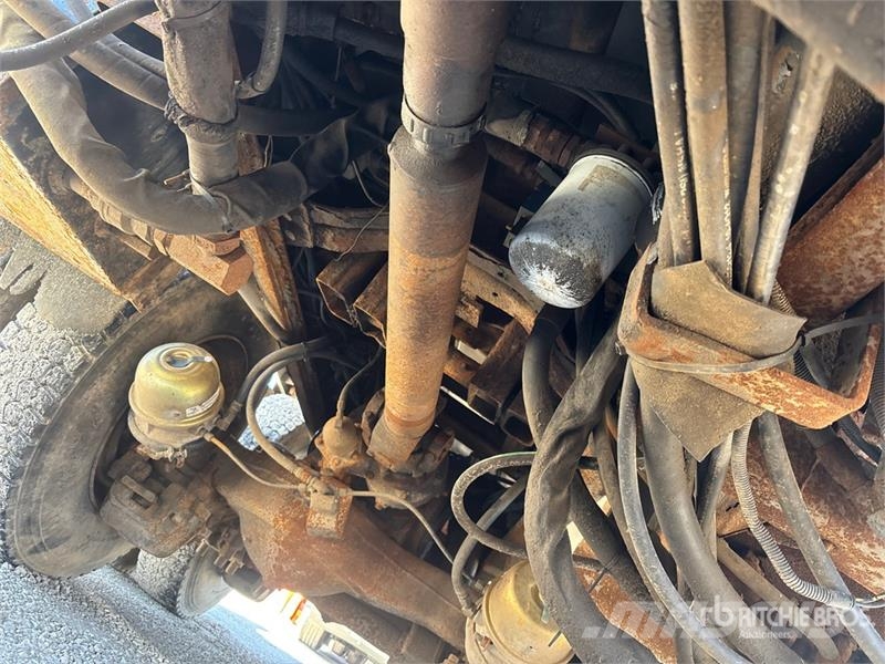 Mack RD688S Tipper trucks