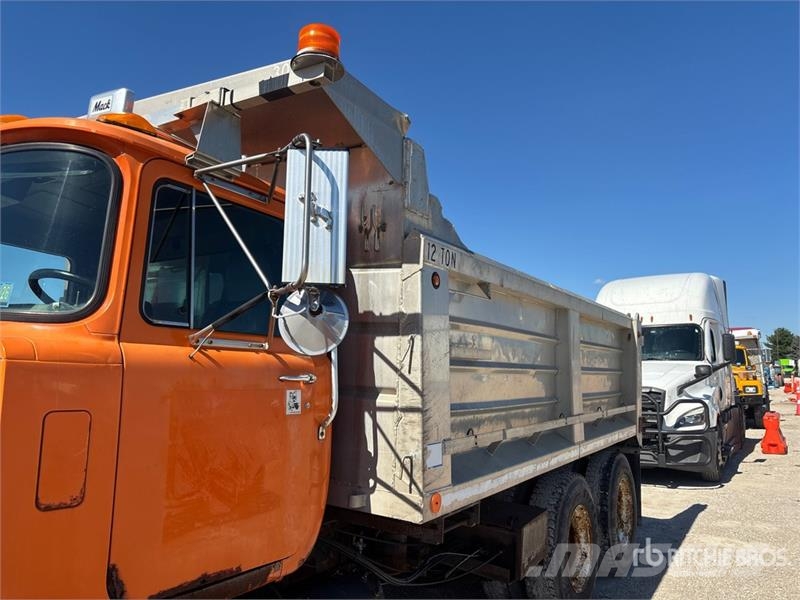 Mack RD688S Tipper trucks
