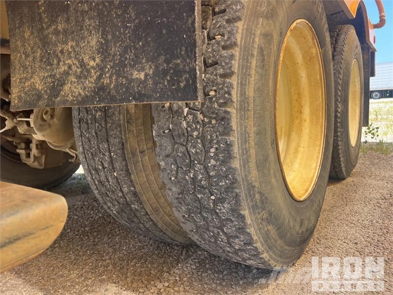 Mack RD688S Tovornjaki za vodo