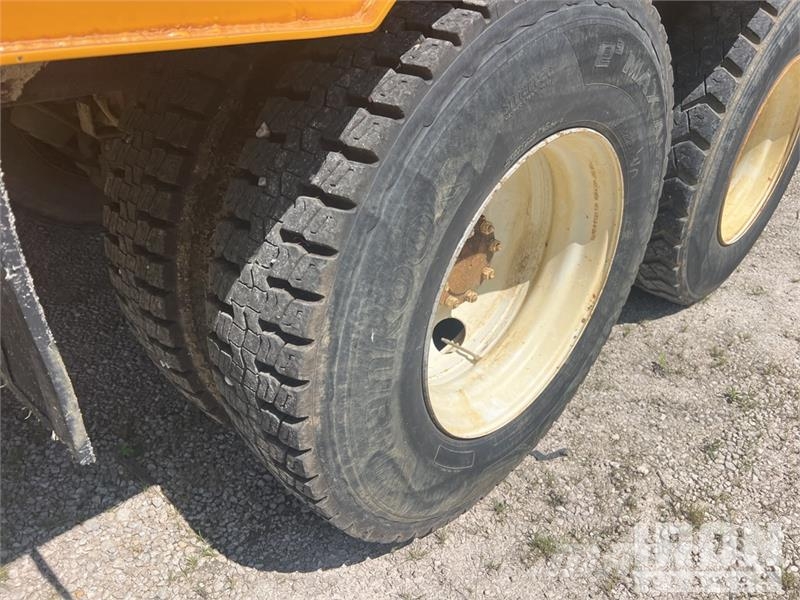 Mack RD688S Tovornjaki za vodo