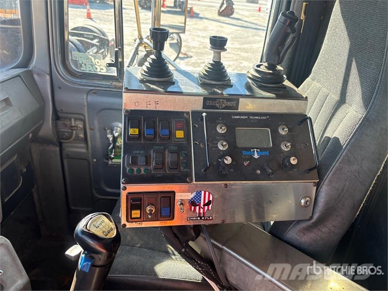 Mack RD688S Kiperi kamioni