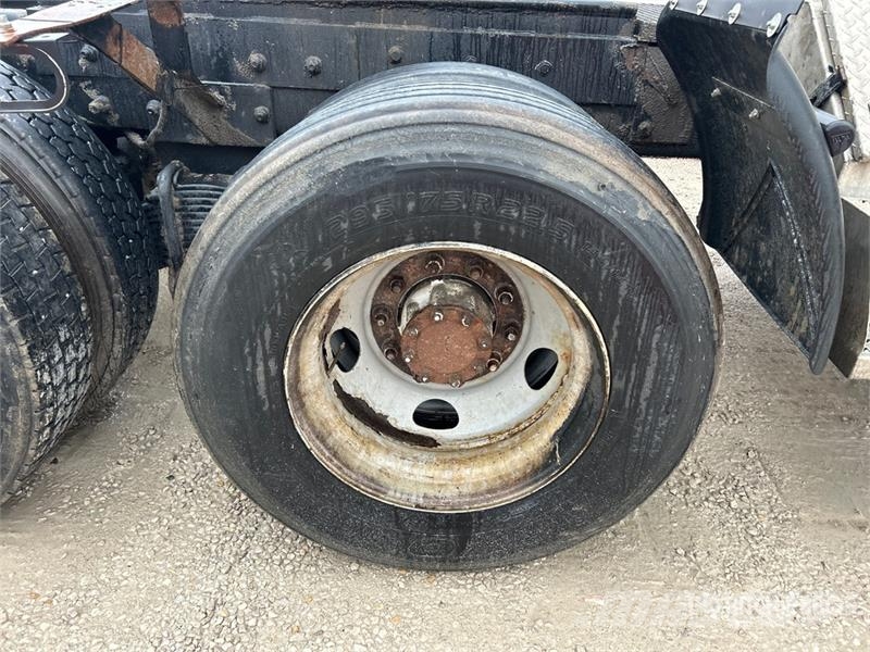 Mack RD688S Trekkvogner