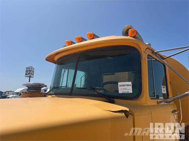 Mack RD688S Tovornjaki za vodo