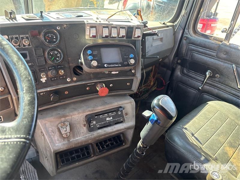 Mack RD688S Tipper trucks