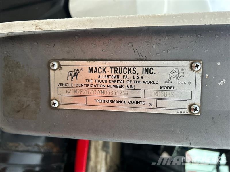 Mack RD688S Trekkvogner