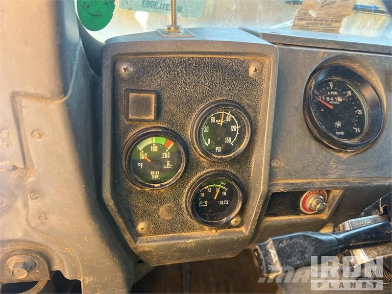 Mack RD688S Tovornjaki za vodo