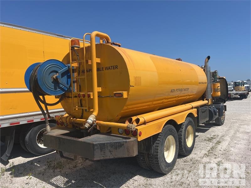 Mack RD688S Tovornjaki za vodo