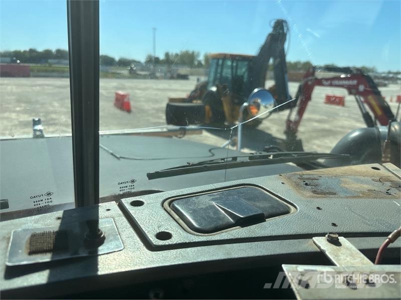 Mack RD688S Tipper trucks